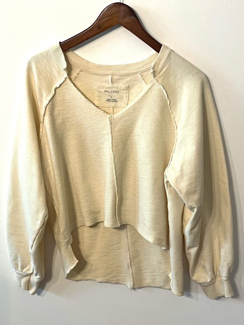 Pilcro Reworked Popover Notch Neck Sweatshirt cream exposed seams Small - Picture 2 of 6